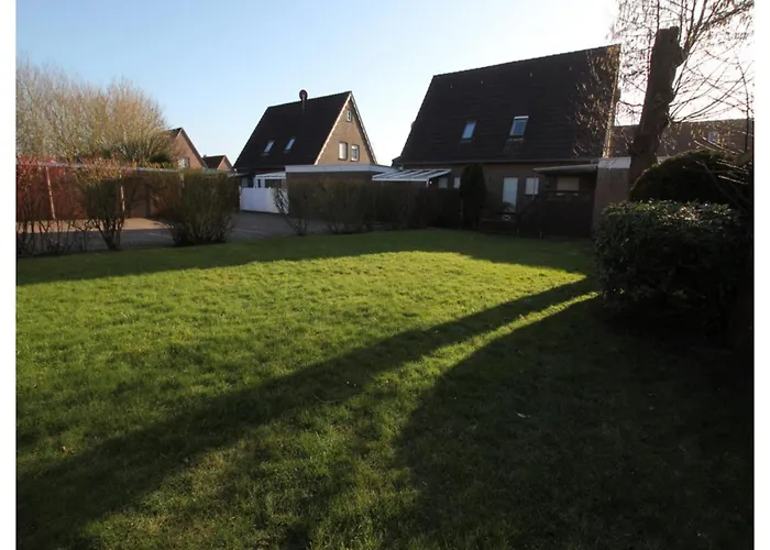 Ferienhaus, Ferienhaus *